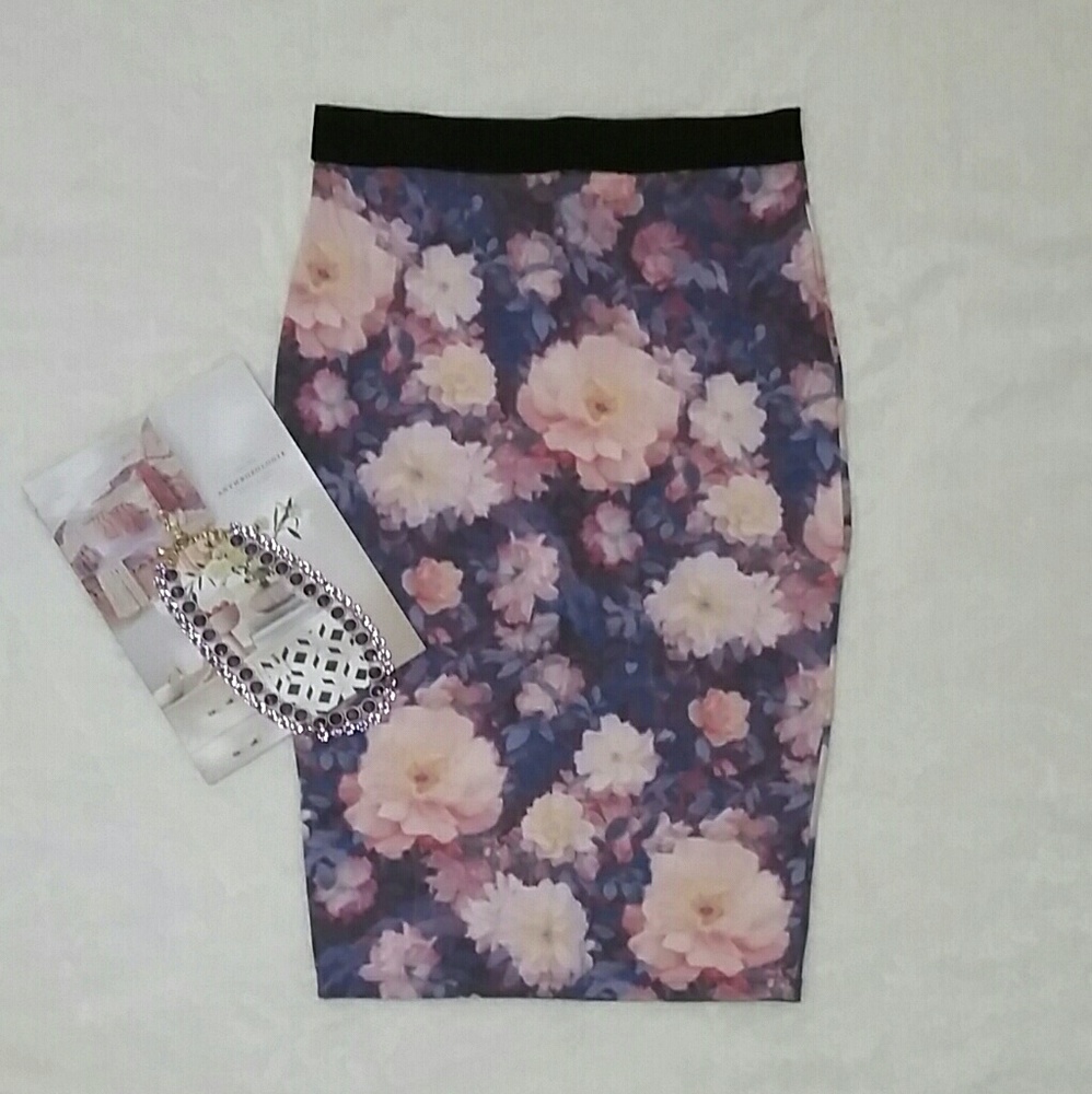 Lovely floral Zara skirt